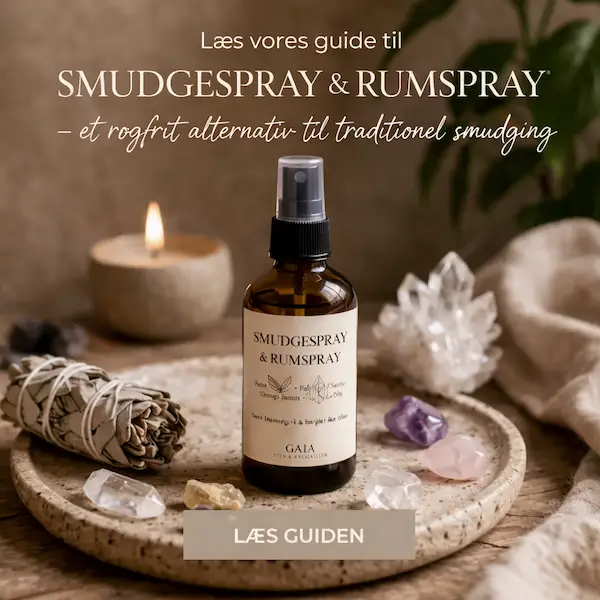 Smudgespray og rumspray med krystaller og hvid salvie som r&oslash;gfri alternativ til energirensning og smudging