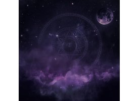 Spirituelt nyhedsbillede med m�rk baggrund, stjerner, m�ne, t�ge og subtile krystaller og magiske symboler.