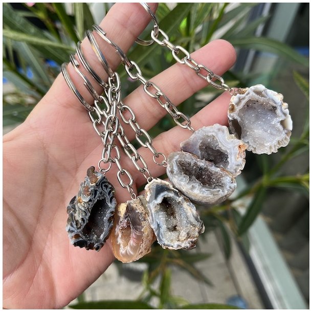 N�glering med agat geode