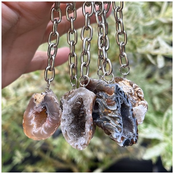 N�glering med agat geode