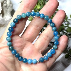 Krystal armbnd | Bl apatit | forslvet charm | Ml 17 - 20 cm