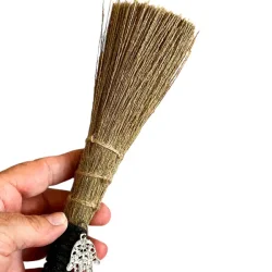 Smudging-kost med Hamsah�nd, Naturmaterialer � Ca. 20 cm til Renselse