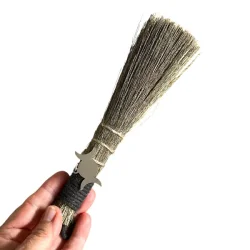 Smudging-kost med M�nefase, Naturmaterialer � Ca. 20 cm til Renselse