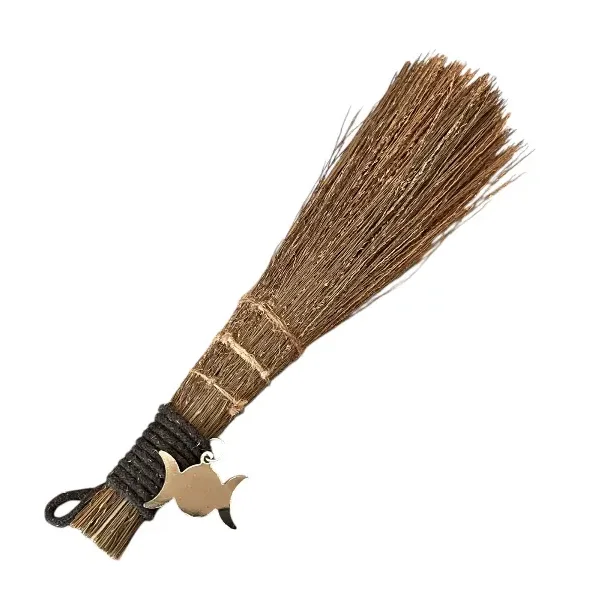 Smudging-kost med M�nefase, Naturmaterialer � Ca. 20 cm til Renselse