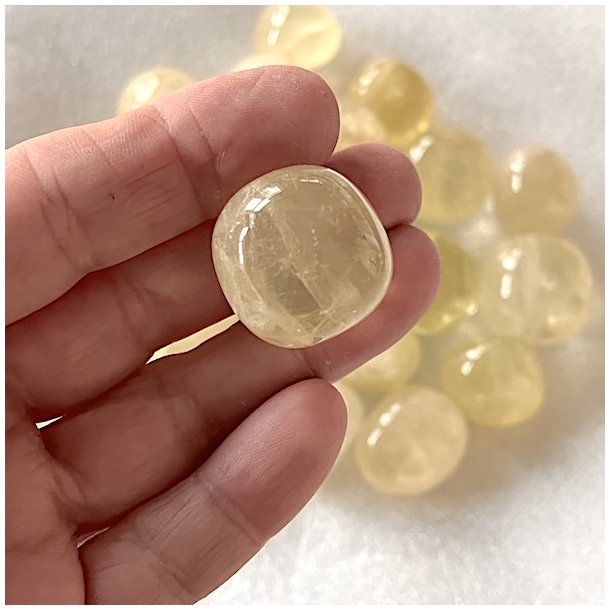 gte gul citrin lommesten ca. 2,5 cm  Lys, energi og glde i din hnd
