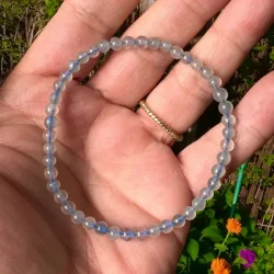 Elastisk akvamarin krystalarmbnd 4 mm  passer til hndled 16,5-18,5 cm