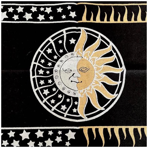 Hndlavet Sun &amp; Moon alterdug i bomuld 49x34 cm med guld og slvtryk  spirituel dekoration