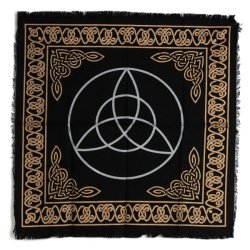 Smuk alterdug 65x65 cm med keltiske knuder i guld og s�lv
