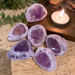 Jumbo flodkrystaller i Ametyst i virkelig fin kvalitet, M�l ca. 4,5 - 5 cm