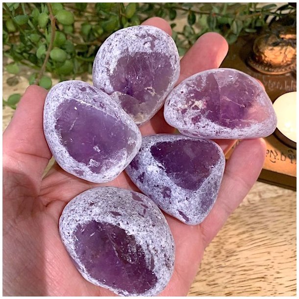 Jumbo flodkrystaller i Ametyst i virkelig fin kvalitet, M�l ca. 4,5 - 5 cm