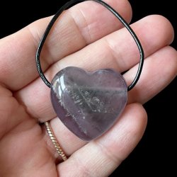 Ametyst hjerte vedh�ng U. sn�re, M�l 3 x 3 cm