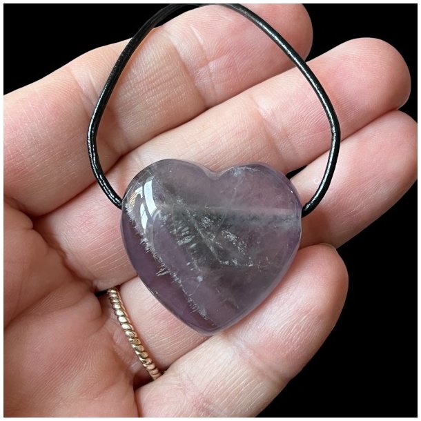 Ametyst hjerte vedh�ng U. sn�re, M�l 3 x 3 cm