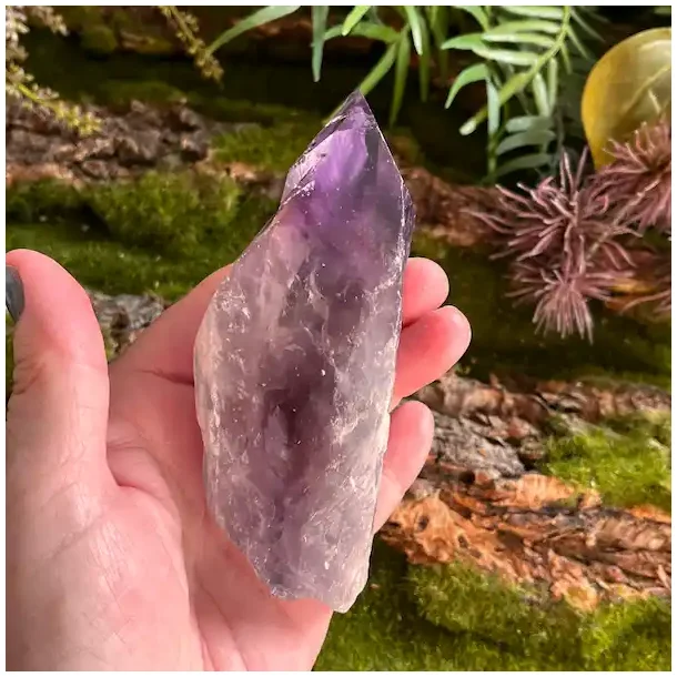 Smuk r ametyst krystalspids 11,7 x 4,5 cm til energi, healing og dekoration