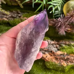 Smuk r ametyst krystalspids 11,7 x 4,5 cm til energi, healing og dekoration