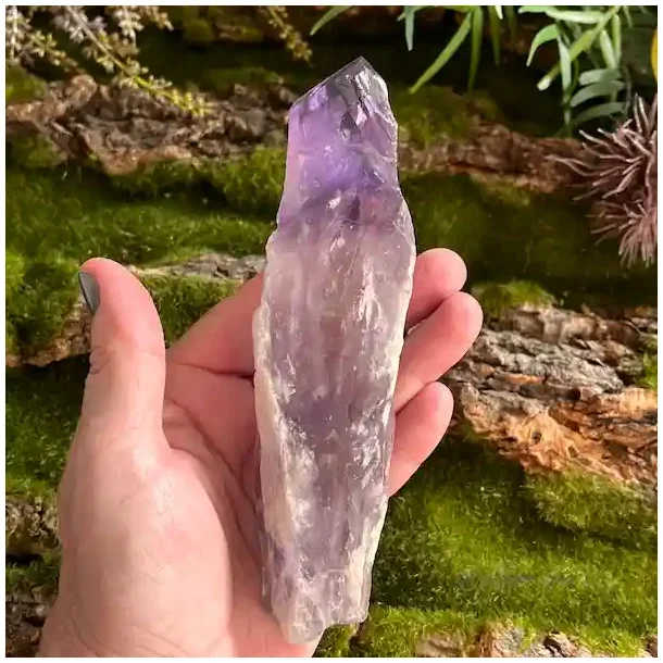 Smuk r ametyst krystalspids 15,5 x 3,8 cm til energi, healing og dekoration