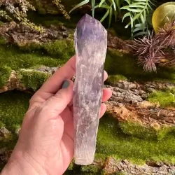 Smuk r� ametyst krystalspids 17 x 4,7 cm til energi, healing og dekoration