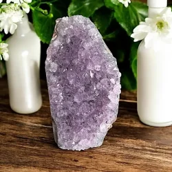Smuk og unik druzy ametystklynge  609 g r krystal fra Uruguay 11 x 6,5 cm