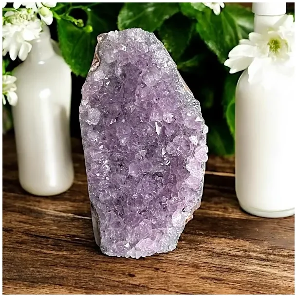 Smuk og unik druzy ametystklynge  609 g r krystal fra Uruguay 11 x 6,5 cm