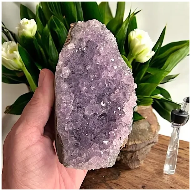 Smuk og unik druzy ametystklynge  609 g r krystal fra Uruguay 11 x 6,5 cm