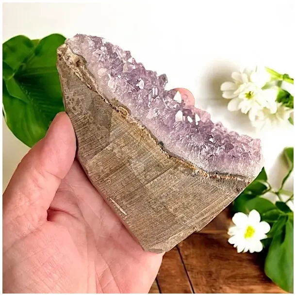 Smuk og unik druzy ametystklynge  609 g r krystal fra Uruguay 11 x 6,5 cm