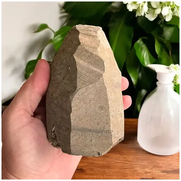 Smuk og unik druzy ametystklynge  609 g r krystal fra Uruguay 11 x 6,5 cm