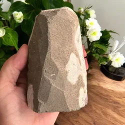 Smuk og unik druzy ametystklynge  654 g r krystal fra Uruguay 11 x 7,2 cm