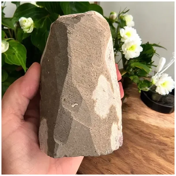 Smuk og unik druzy ametystklynge  654 g r krystal fra Uruguay 11 x 7,2 cm