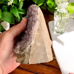 Smuk og unik druzy ametystklynge  670 g r krystal fra Uruguay 11,3 x 8 cm