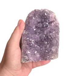 Smuk og unik druzy ametystklynge  827 g r krystal fra Uruguay 10,7 x 8 cm