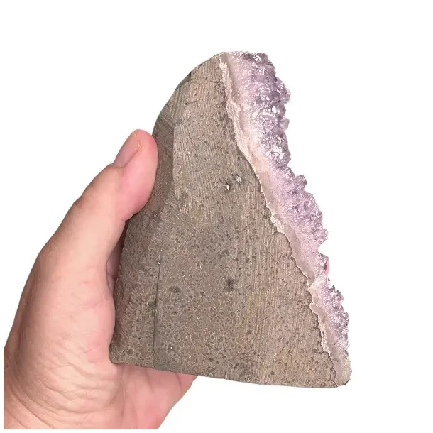 Smuk og unik druzy ametystklynge  827 g r krystal fra Uruguay 10,7 x 8 cm