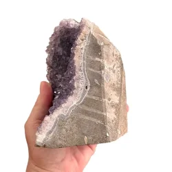 Smuk og unik druzy ametystklynge  1405 g r krystal fra Uruguay 12,6 x 9,5 cm