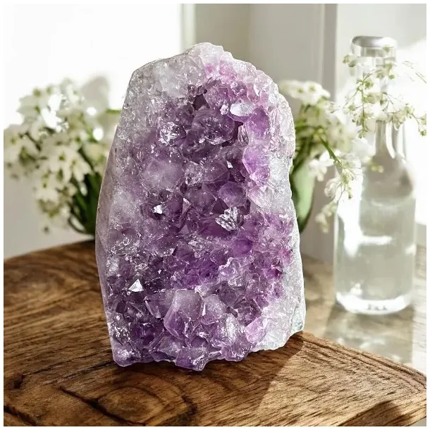 Smuk og unik druzy ametystklynge  699 g r krystal fra Uruguay 10 x 7,4 cm