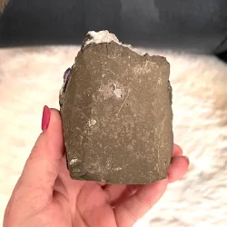 Smuk og unik druzy ametystklynge � 491 g r� krystal fra Uruguay 8,8 x 7 cm