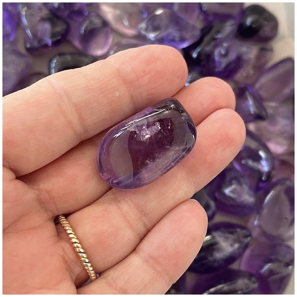 Ametyst krystal lommesten 2-3 cm � �gte og poleret sten
