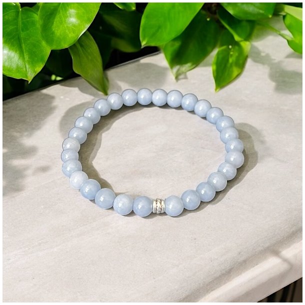 Hndlavet Krystal armbnd i Angelit med 7 mm. stenperler,  Ml 16-18 cm