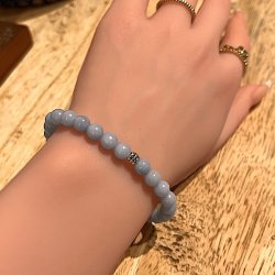 Hndlavet Krystal armbnd i Angelit med 7 mm. stenperler,  Ml 16-18 cm