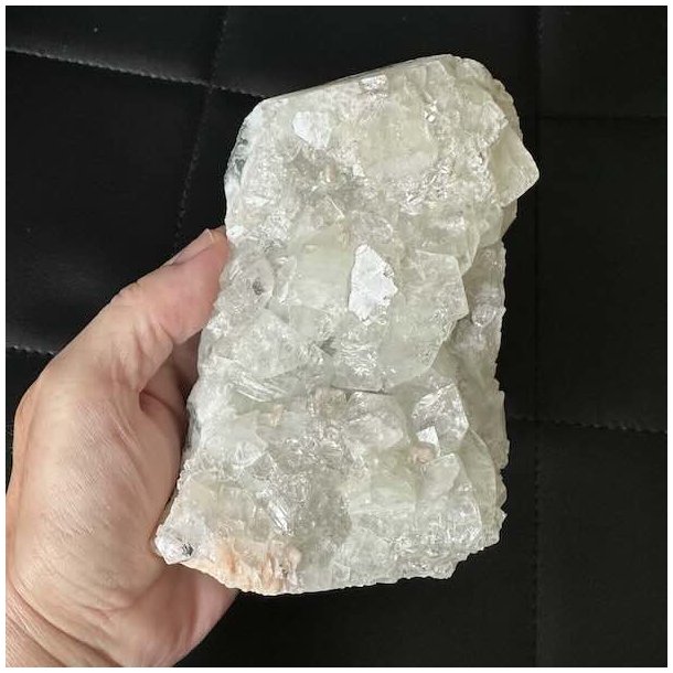 Apophyllit med Stilbit p� Chalcedon 674 g - Unika Krystal fra Indien