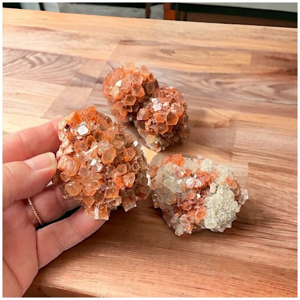 Aragonit klynger,  Ml 5-6 cm i dia.