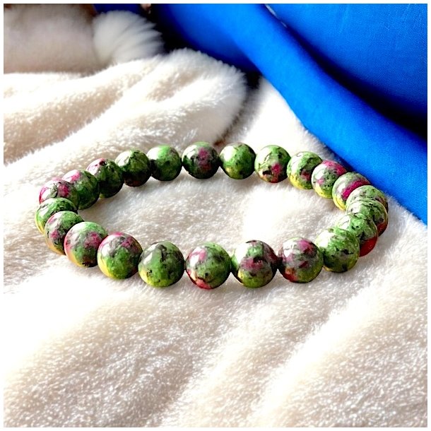 Krystal armb�nd | Rubin Zoisit | Stenperler 8 mm | M�l 16 - 18 cm