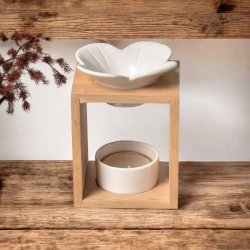 Aromalampe i Bambus med Plumeria Blomst� Skab Ro og Velv�re i Dit Hjem