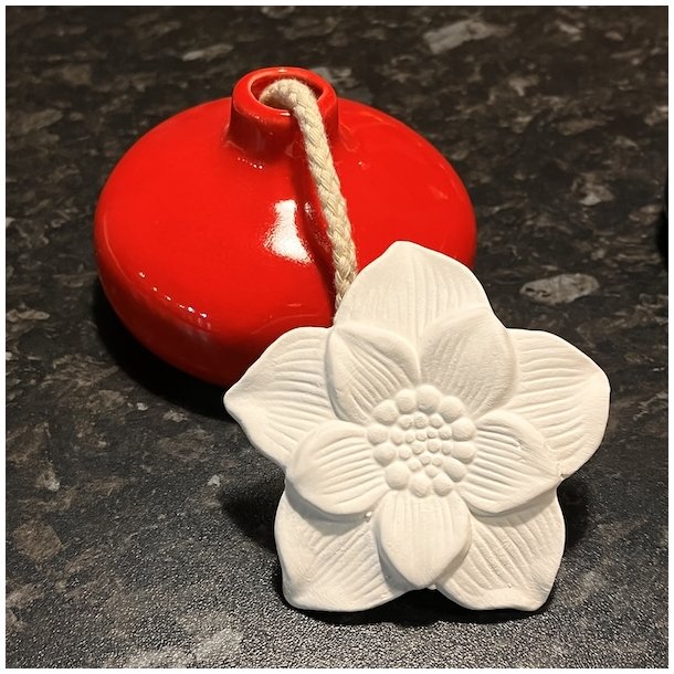 Narcisse Aromadiffuser i Rd Keramik  Elegance og Duft