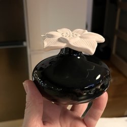 Narcisse Aromadiffuser i sort Keramik  Elegance og Duft