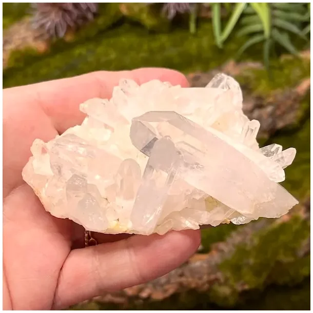 Smuk bjergkrystalklynge 8,3 x 6,8 cm - eksklusiv klar krystal af hj kvalitet 145g