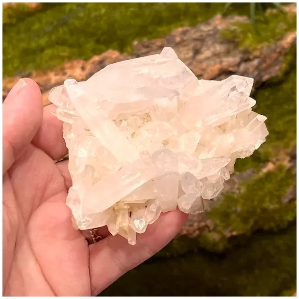 Smuk bjergkrystalklynge 8,3 x 6,8 cm - eksklusiv klar krystal af hj kvalitet 145g