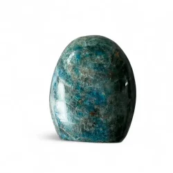 Unik bl apatit freeform 502 gram  kraftfuld poleret krystal 9,3 x 7,3  cm