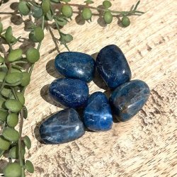 Bl� apatit lommesten,  M�l 2,5 og 3 cm