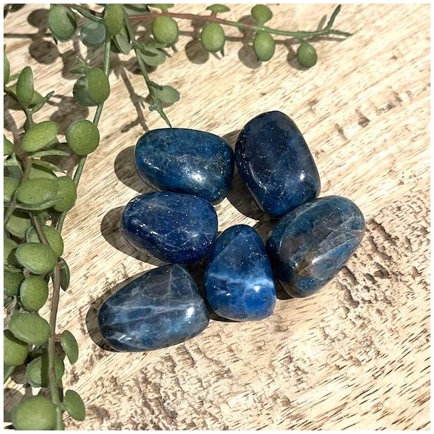 Bl� apatit lommesten,  M�l 2,5 og 3 cm