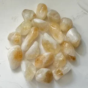 Br�ndt citrin lommesten,  M�l ca. 3 cm