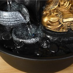 Beroligende Buddha vandfontne med LED-lys og rislende vand