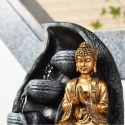 Beroligende Buddha vandfontne med LED-lys og rislende vand